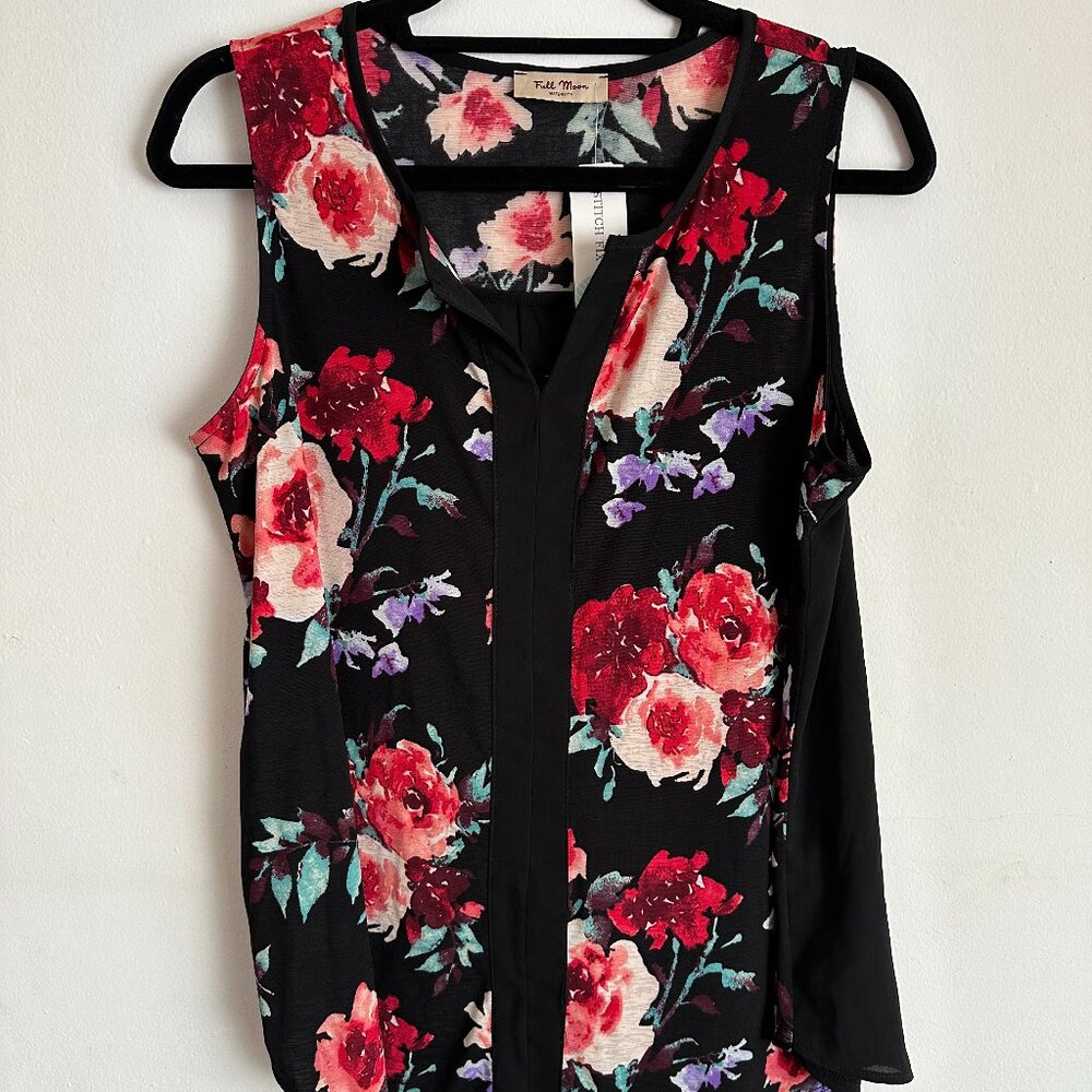 NWT Full Moon Floral Maternity Top - Medium